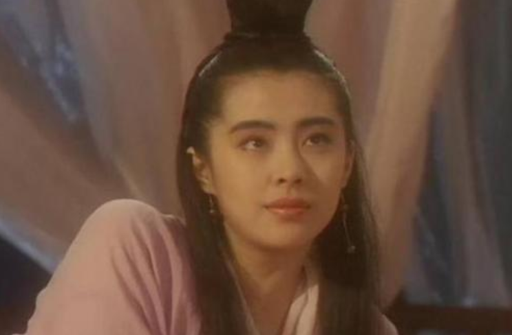 王祖贤|王祖贤30年前在故宫拍照，有谁注意到后面的群演，今成了当红女星