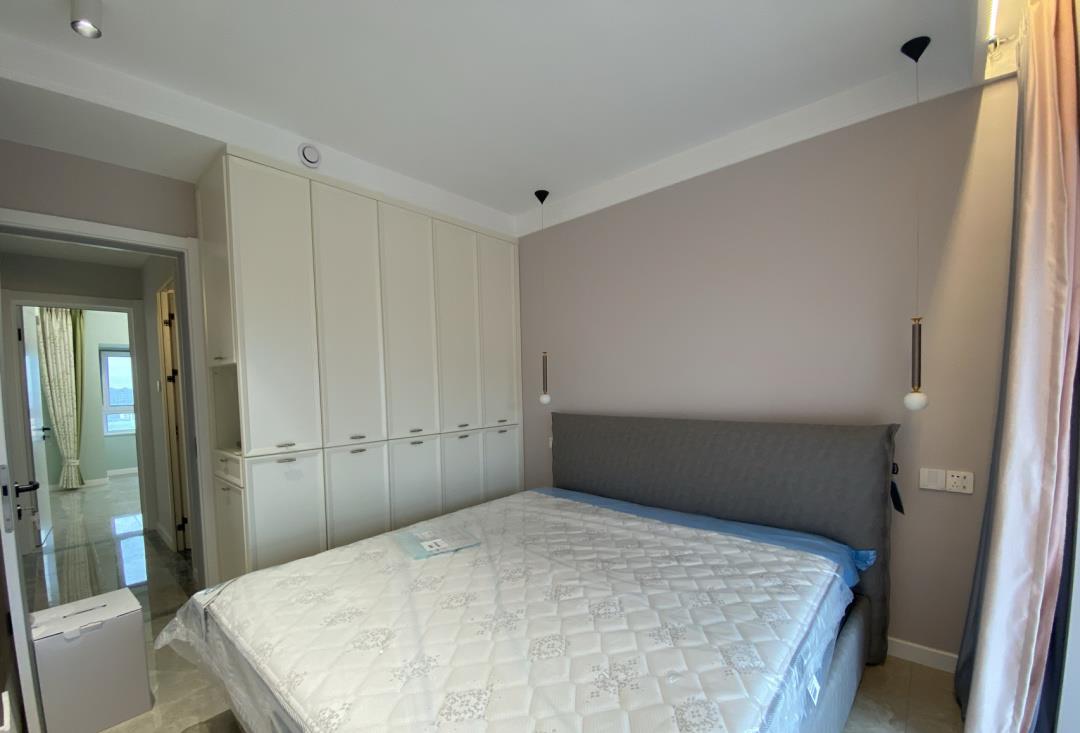 |一家三口的新房，历时四个月完工，柜子全屋定制，打扫干净很漂亮