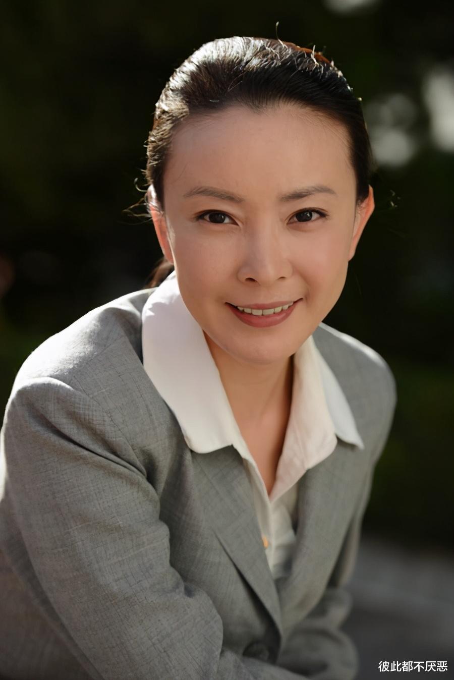 孙红雷|她是张嘉译的前妻,离婚后爱上孙红雷,今42岁美的像18岁少女