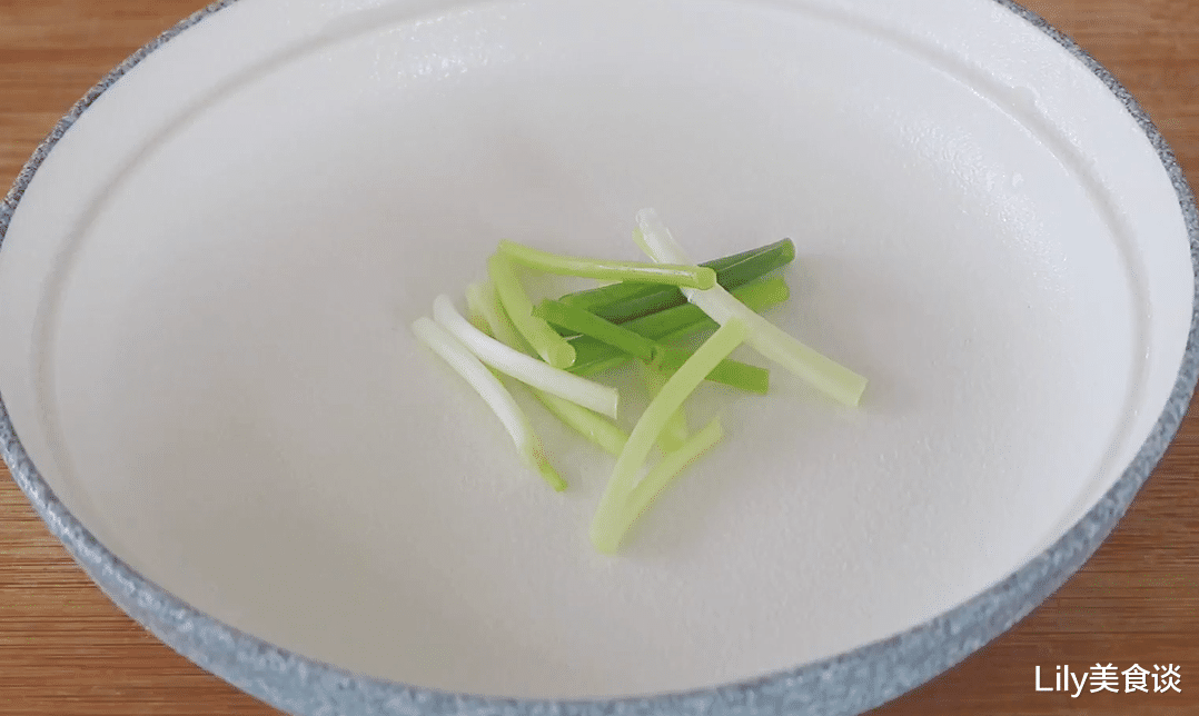西红柿|番茄炒鸡蛋，先炒番茄还是先炒鸡蛋？大厨教我一招，连汤汁都很香
