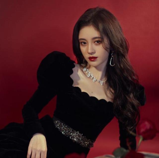 洗发水|阿道夫、潘婷“无人过问”，李佳琦力荐的国货洗发水火了，蓬松控油去毛躁