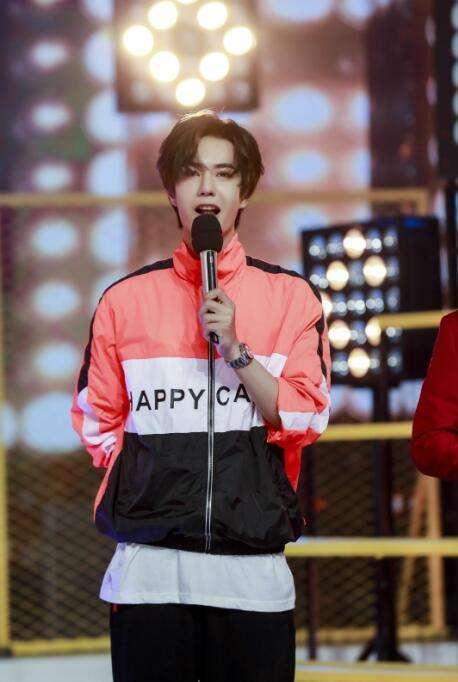 王一博|王一博生日，尹正00：00送祝福，肖战00: 30送祝福破不和传言