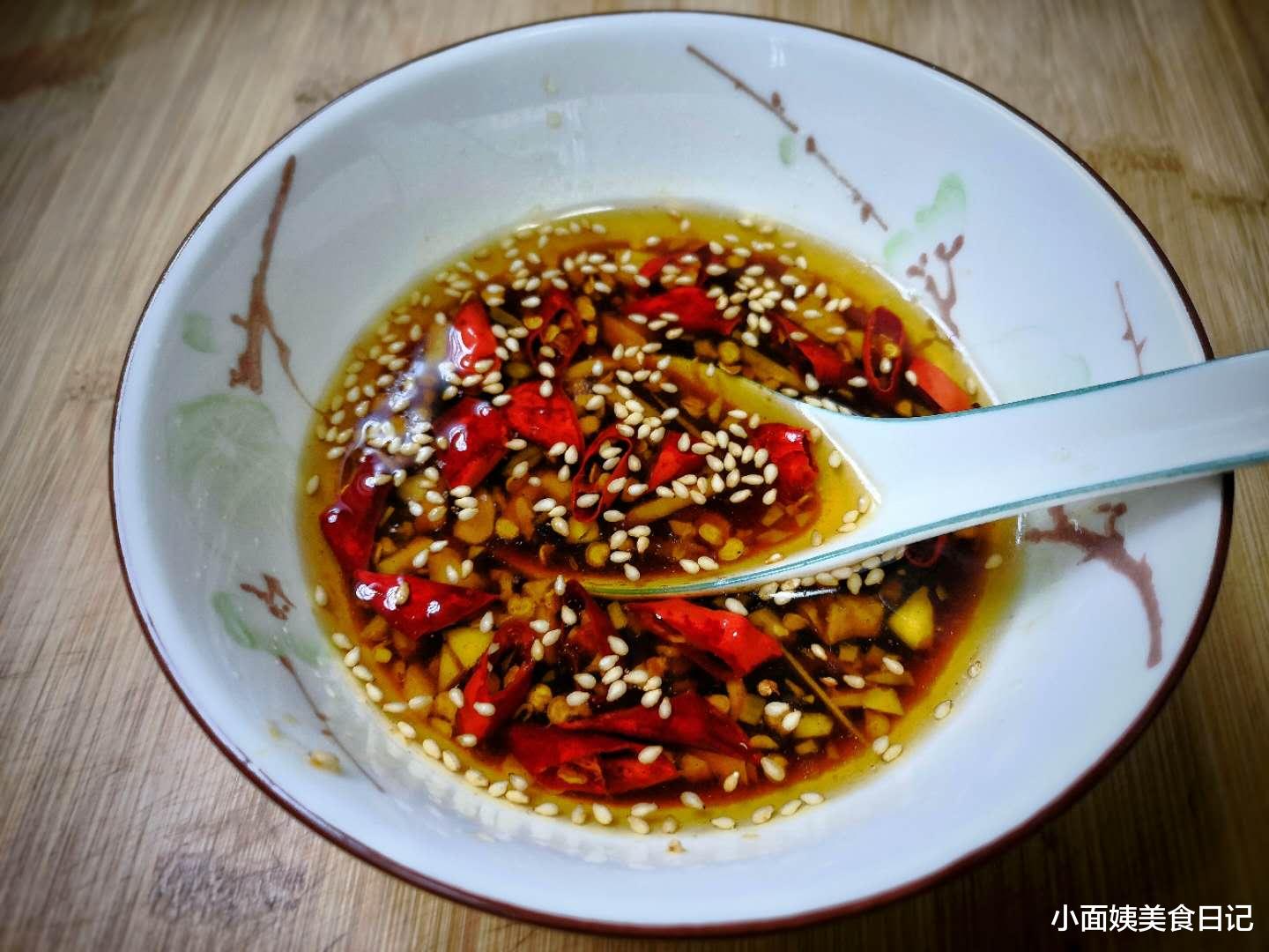 西葫芦|秋天吃这菜正当季,一斤2块钱,洗洗拌拌就能吃,女人常吃皮肤好