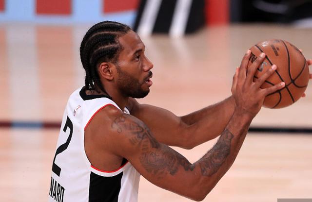 约基奇|狂轰30+11+9，大帽约基奇！小卡4断2帽死亡缠绕：距50年神迹仅差1胜