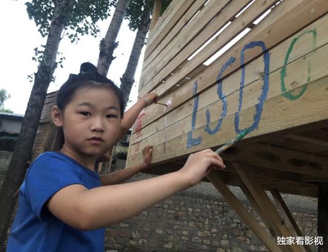 岳云鹏|岳云鹏9岁女儿越长越漂亮，爱妻从手术中恢复，一家四口羡煞旁人