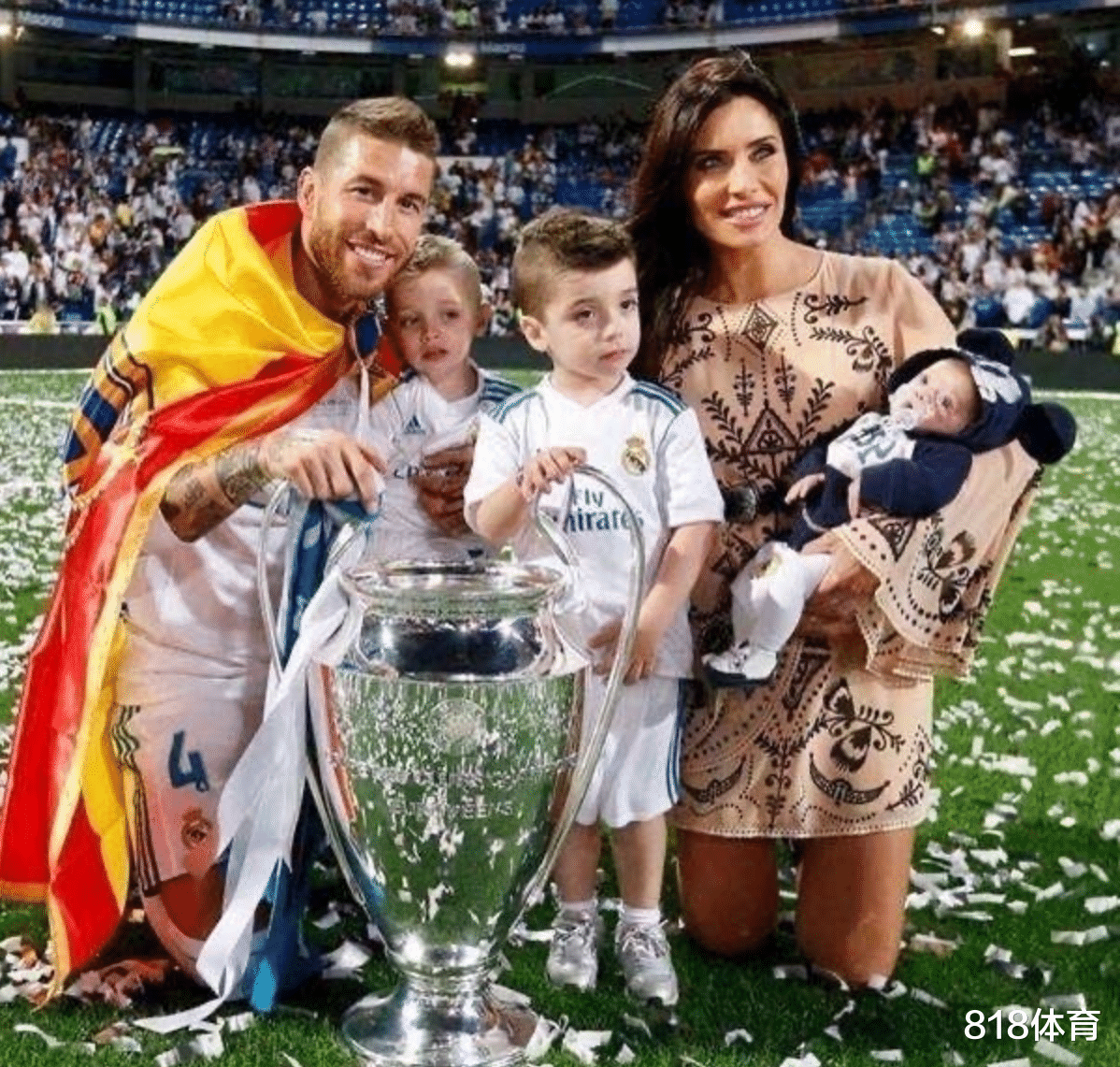 拉莫斯|泗水亭长! 拉莫斯接42岁妻子产后出院, 水爷携4个儿子同框霸气侧漏