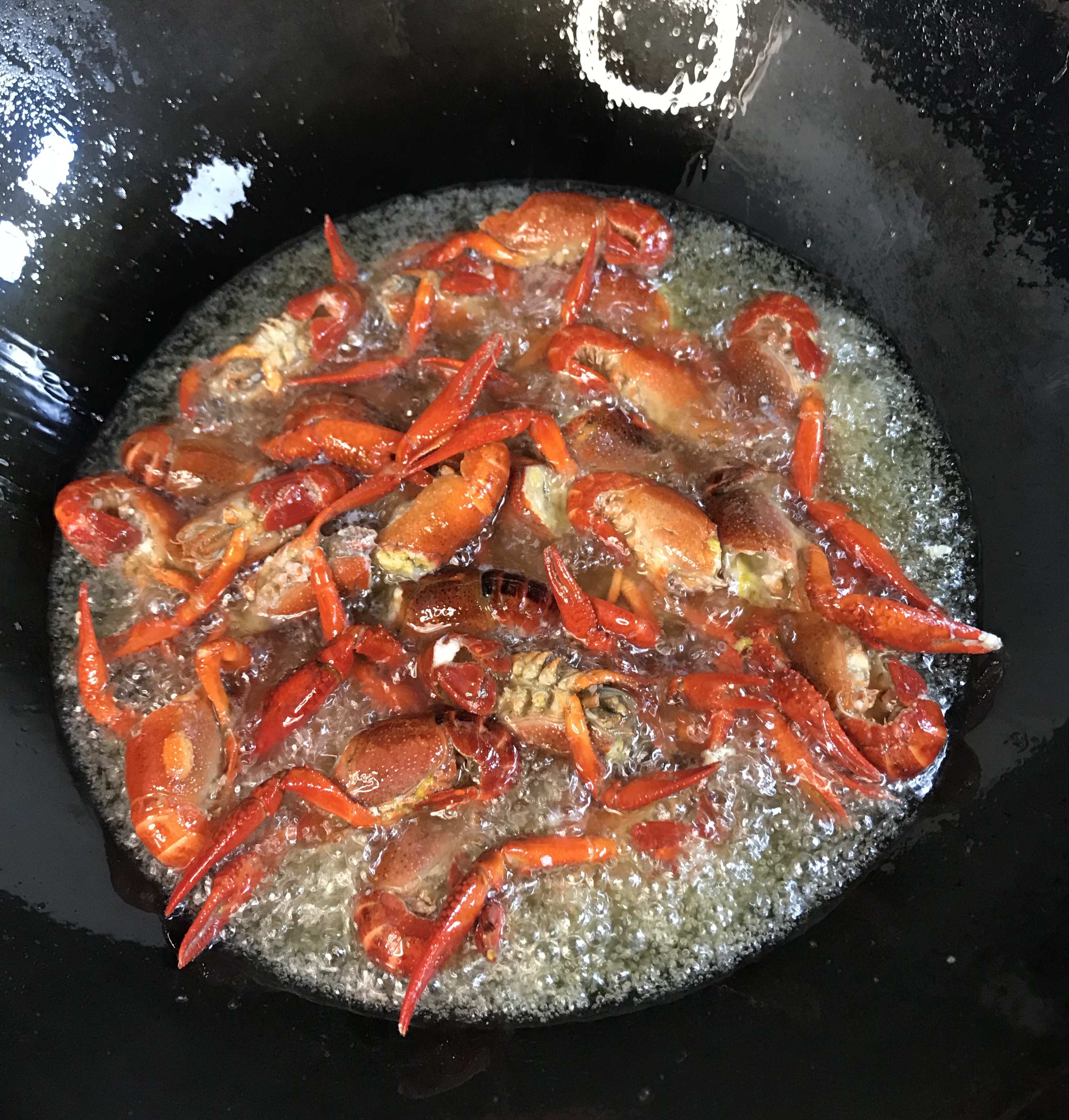 「麻辣小龙虾」麻辣小龙虾，自己做远远比外面买的还要好吃