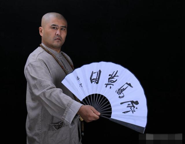 [武僧一龙]太极雷雷炮轰武僧一龙：你算什么东西？被二狗保镖耍，不配和我打