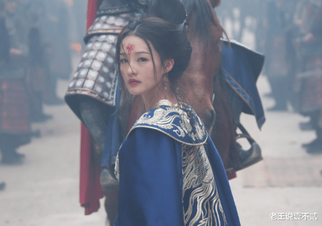 李沁|邓超的嘴开过光？3年前在《跑男》中介绍李沁的开场词，今全应验