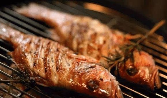 「烤鱼」这3种鱼尽量少吃，不仅营养少，或许还有垃圾残留，转告家人吧