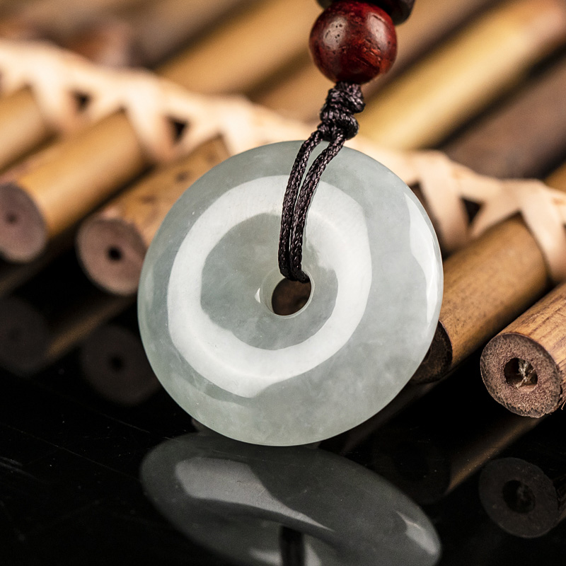 翡翠|分级别的翡翠绿