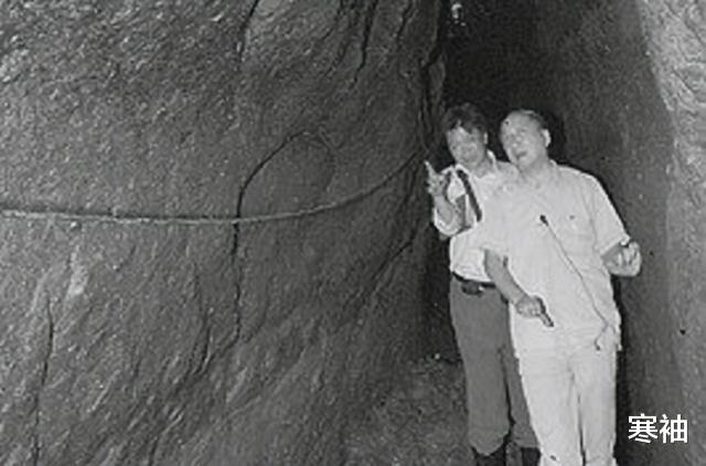 剑池|水中古墓藏3000把宝剑，秦始皇都盗不走，专家抽干水后发现玄机