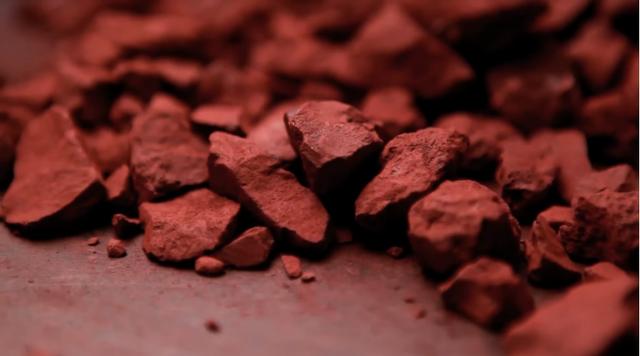 「铁矿石」5000吨，首单人民币铁矿石掉期成交！人民币国际化解锁“新成就”