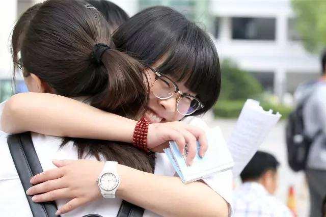 高校|孩子考了624分，却连中等的985大学都不敢报，家长：欲哭无泪