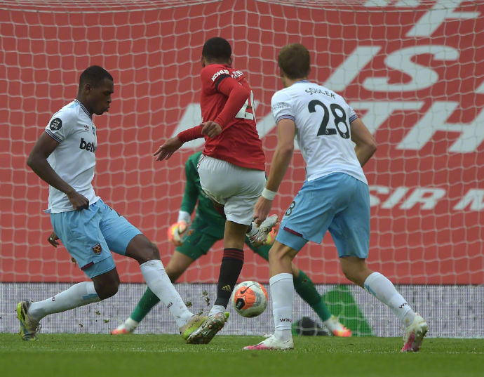 曼联|两大对手全输球，曼联迎争四主动权，最后一轮输球也能进前四