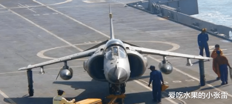 轰炸机■中方2000万装备，居然被印度2万轻松搞定，美：不可思议