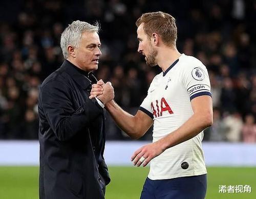 穆里尼奥|上午9点！穆帅做出正确决定：强势反对不合理要求，获众多球迷支持