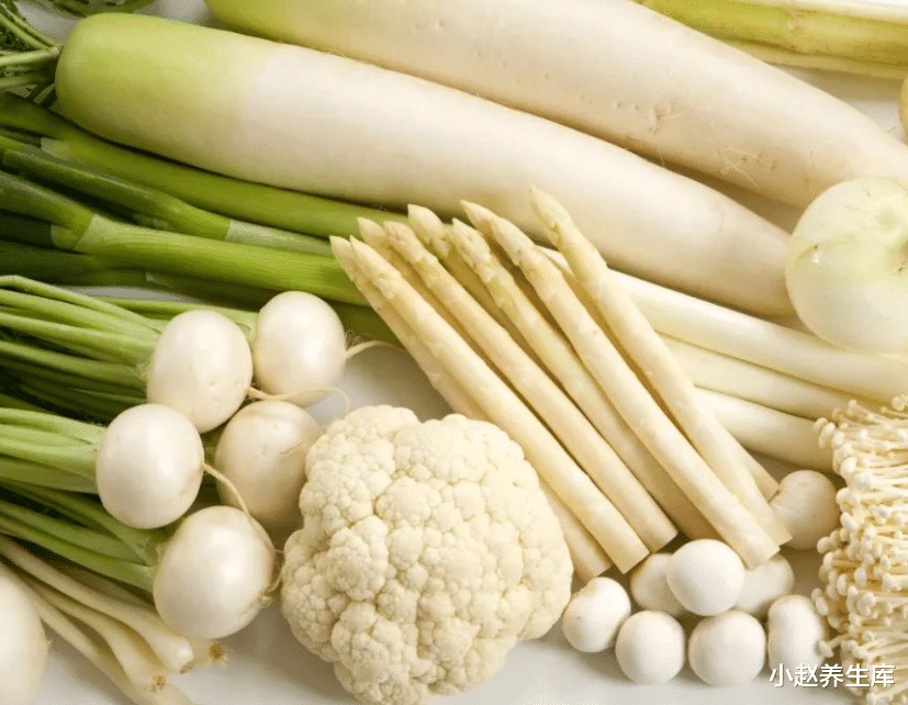 「肝脏」50岁后，身体这3处越“干净”，寿命越长，占一个也值得恭喜！