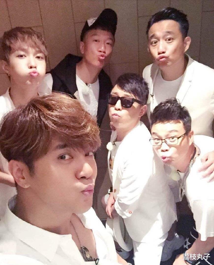 极限挑战■张艺兴工作室宣布退出《极限挑战》，极挑官微被罗英锡刷屏