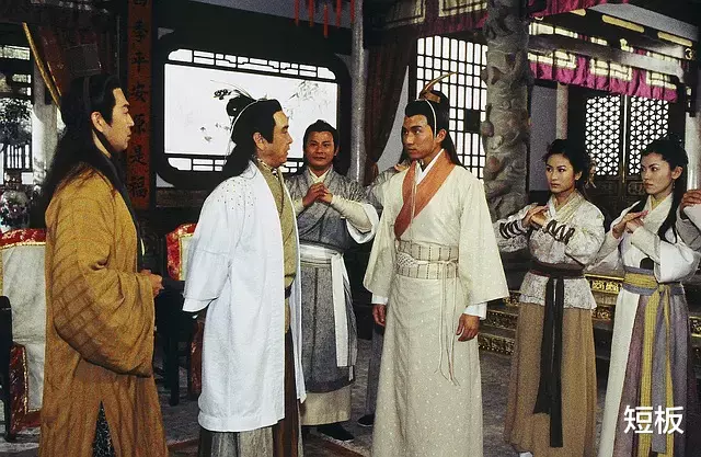 武侠|15年前这部TVB武侠神剧，4大当家花旦联手，抵不过这位亦正亦邪的男配