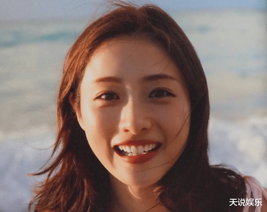 「杨幂」全球公认“最标致”5张面孔,中国只上榜1位,不是杨幂也不是杨颖