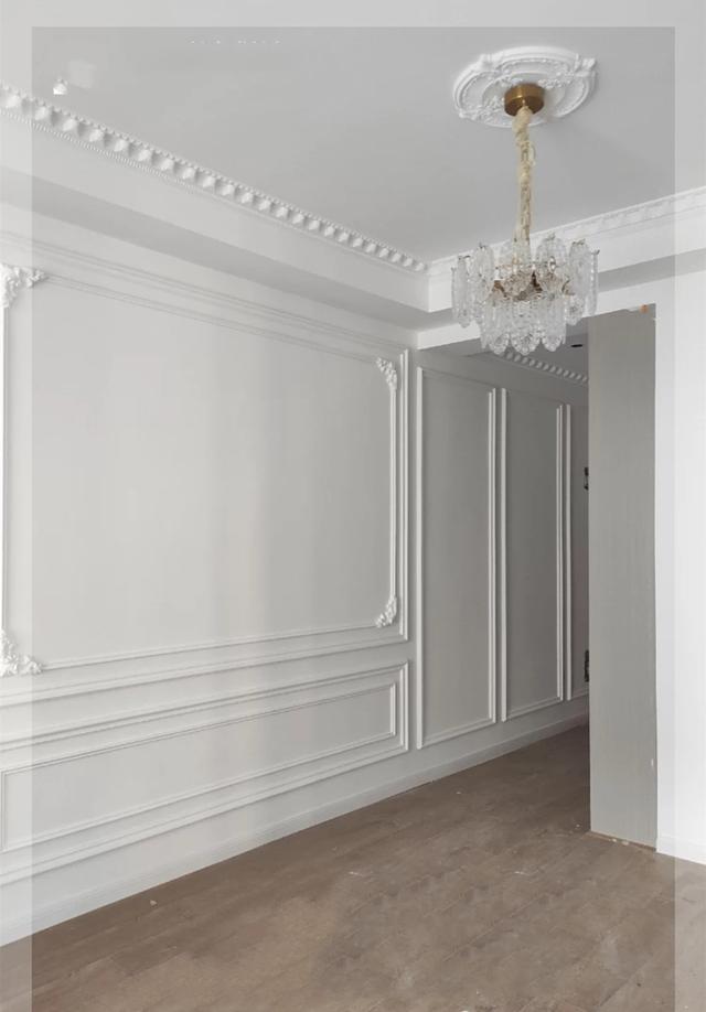 |硬装部分刚做完，朋友都说太白了，沙发一摆立马看出层次感！