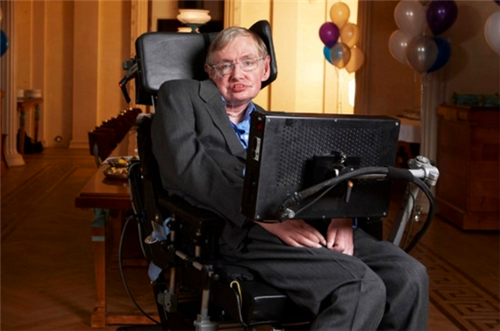 「霍金」霍金21岁瘫痪,婚后却育有3个子女,那孩子怎么来的?他这样解释