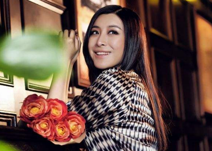 赵本山|她曾因颜值被赵本山相中，捧红后却拒绝再合作，如今落魄成路人