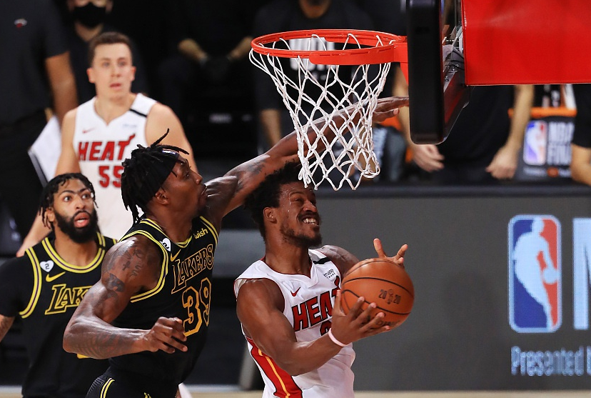 湖人队|40分13篮板7助攻3抢断，苦撑42分钟，老詹尽力了！湖人输在哪了？