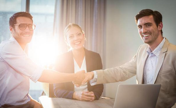 『』职场中和领导叫板的人越来越少，是因为大家都成熟了