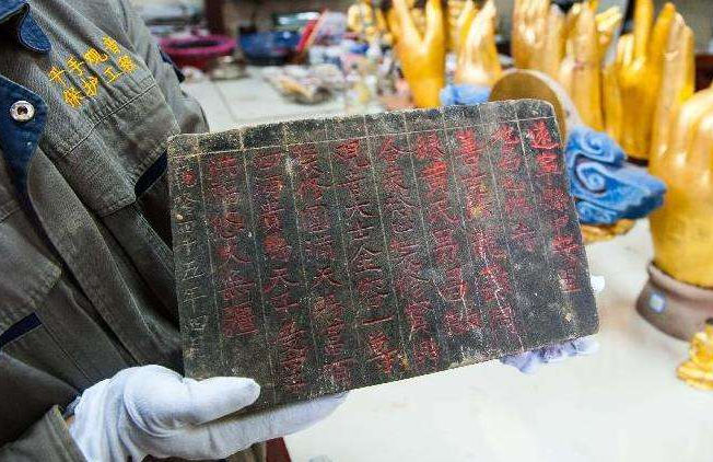 颜夕趣史|重庆工人修缮800年前观音像，意外触发机关，收获意外惊喜