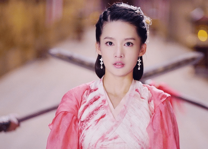 李沁：邓超的嘴开过光？还记得他在《跑男》上对李沁的介绍吗？如今一一应验