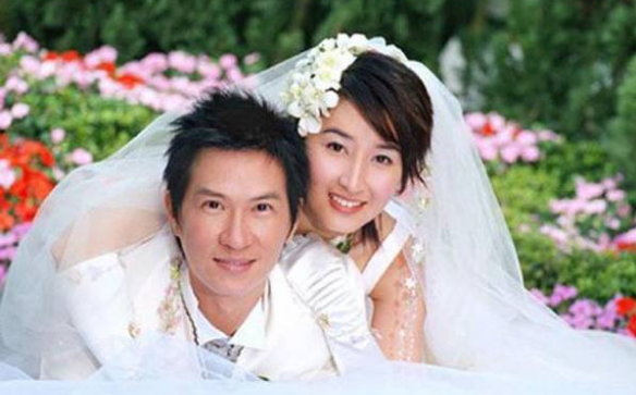 结婚|事业巅峰结婚息影，将丈夫捧成一线影帝之后，45岁喜迎二胎