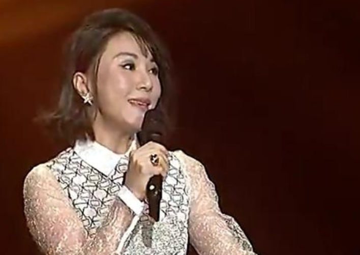 春晚|她因一首歌爆红连上7次春晚,因为“耍大牌”被封杀,今51岁无人问津