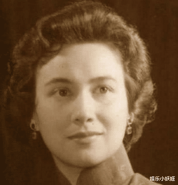 赌王@何超琼主持媒体见面会，讣告四房太太称谓高下立现、子孙名单大有深意！