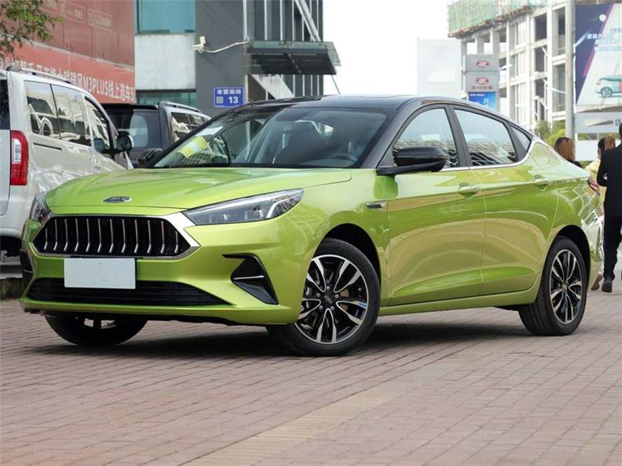 思域@靠廉价爆火的国产“玛莎拉蒂”！起步1.5T动力轴距2760mm，5.88万