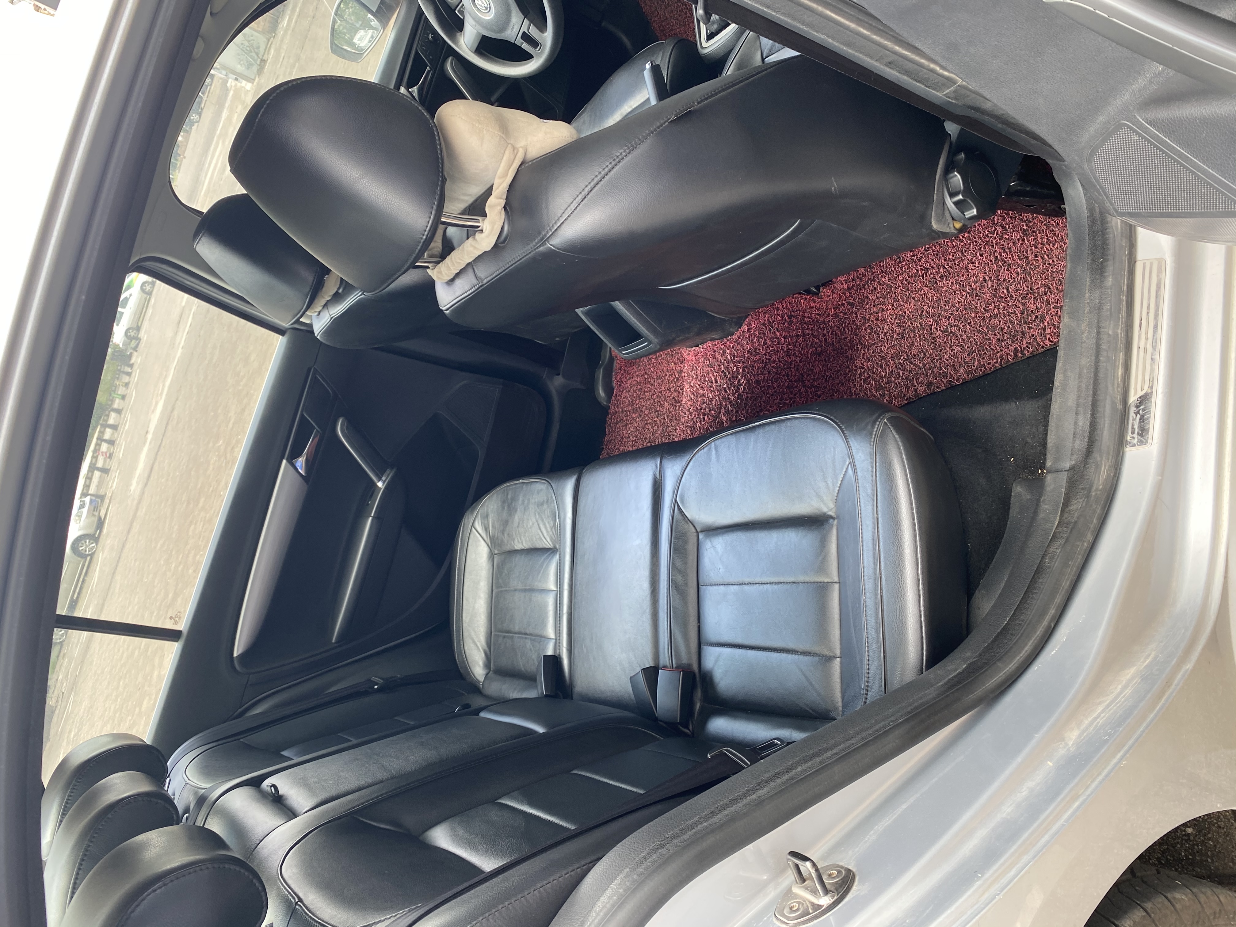 奇瑞瑞虎：大众朗逸自动1.4T带天窗，卖6.68万元