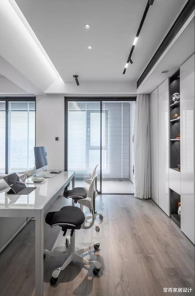 @有一种高级，叫别人家的窄框线，自己家的石膏线，弱爆了！