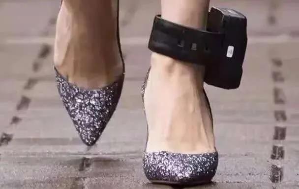 「华为」任正非“放弃”孟晚舟那天，中国富豪朋友圈炸了：对不起，不忍了