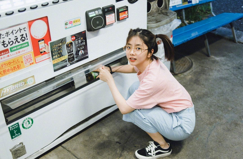 『麻花辫』谭松韵终于换发型！扎麻花辫似18岁少女，不敢相信她有30岁