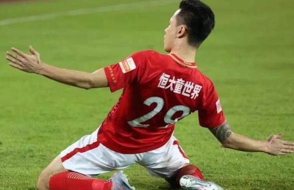 「郜林」郜林1场没踢带队冲刺,10年2次壮举!恒大深足天赐福将,太牛了