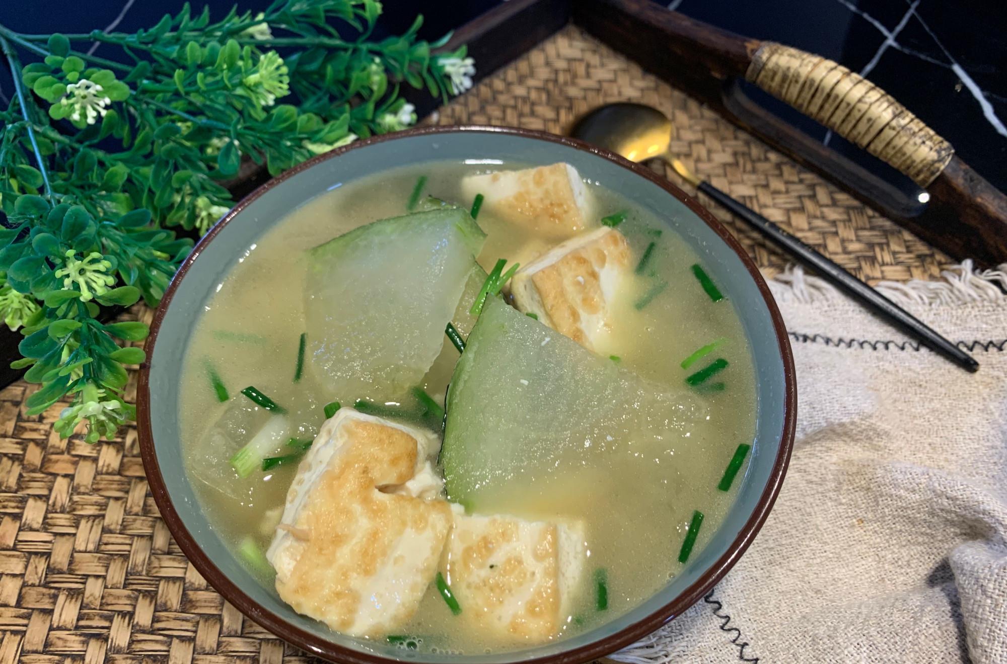 「豆腐」夏天天气闷热，吃这汤最合适，滋补养阴不上火，正当季要多吃