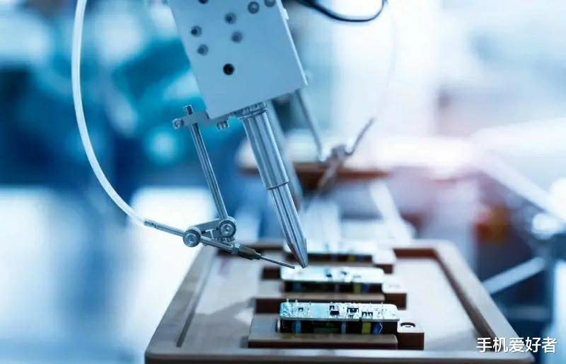 中芯国际▲台积电直接宣布停止生产芯片，中芯国际代工也要经过美国允许，华为：尽力了