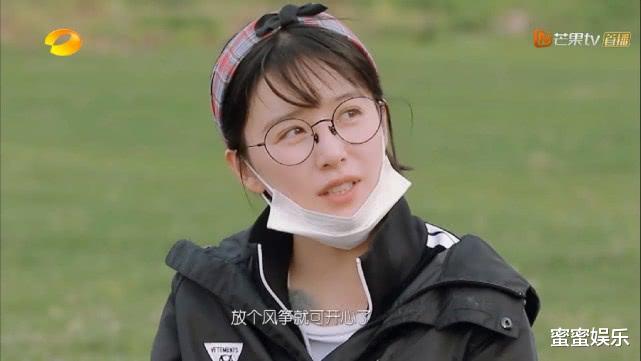 王鸥■同为重组家庭，王鸥和同母异父妹妹关系淡，阚清子开心给继父养老