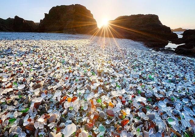 「大围山」三湾环抱的海参崴：乌苏里湾、金角湾和阿穆尔湾