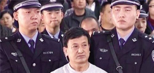 文物|中国近代盗墓第一人，盗200座墓赚5亿，法庭上大喊：我能打开秦陵