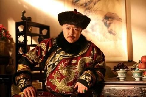 刘墉：刘墉把官服反过来穿，为什么把和珅吓的跪倒在地