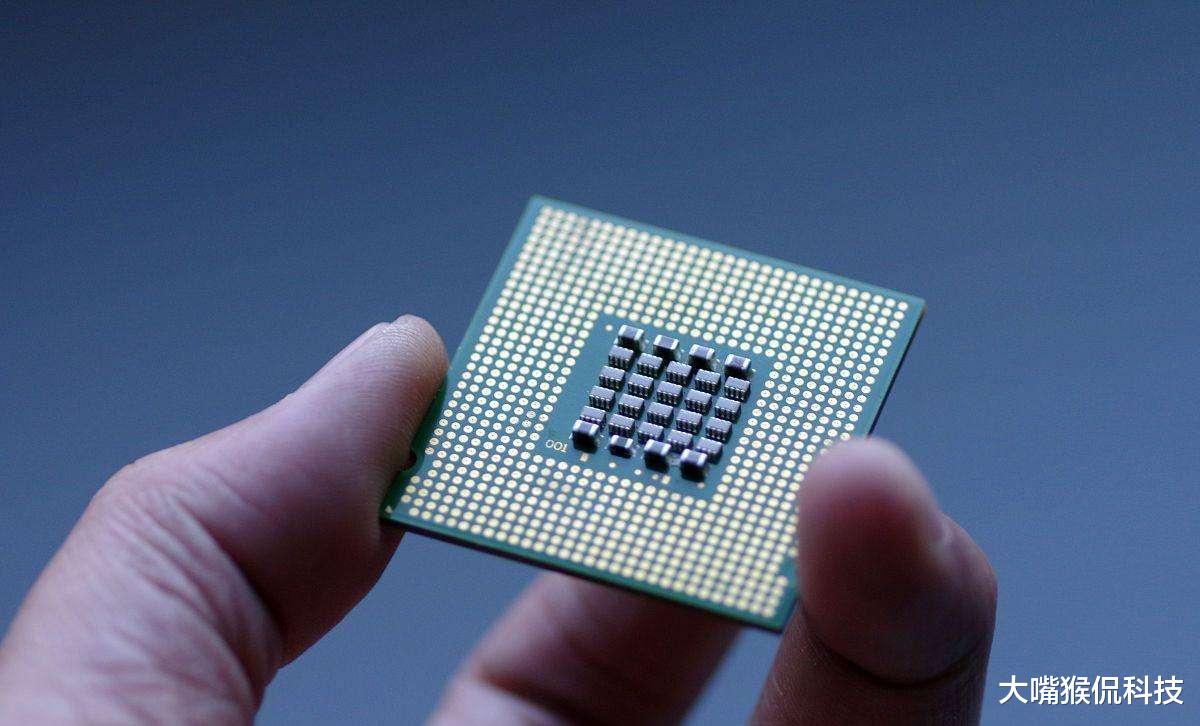 |EUV光刻机并非唯一?国产巨头突然宣布“破冰”,特朗普始料未及