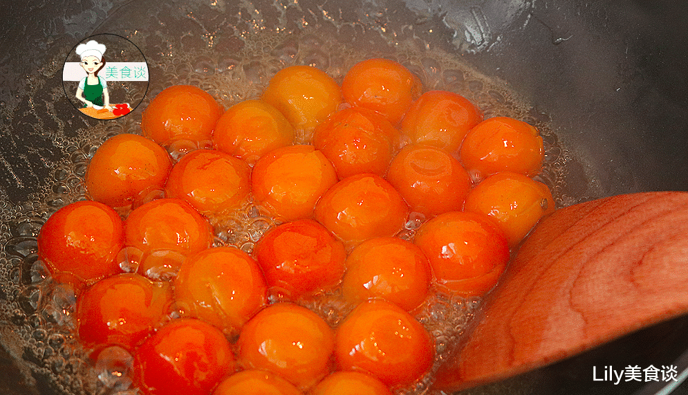 冰糖|冬天，苹果葡萄可不吃，但此果别错过，煮一煮营养高，女人常吃皮肤好