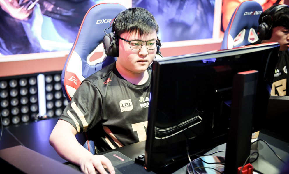 『隔离』Uzi女友证实：非武汉籍的LPL选手符合规定，不用隔离可以直接上场